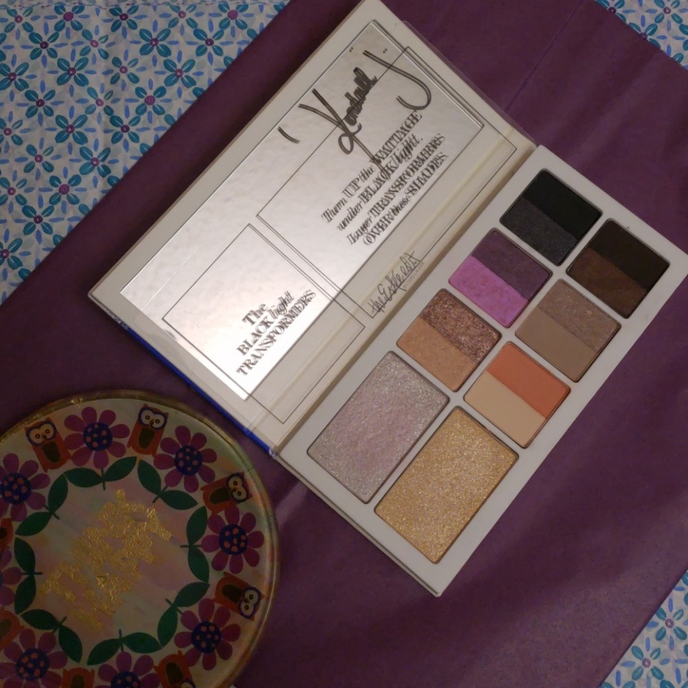 ESTEE EDIT KENDALL JENNER PALETTE